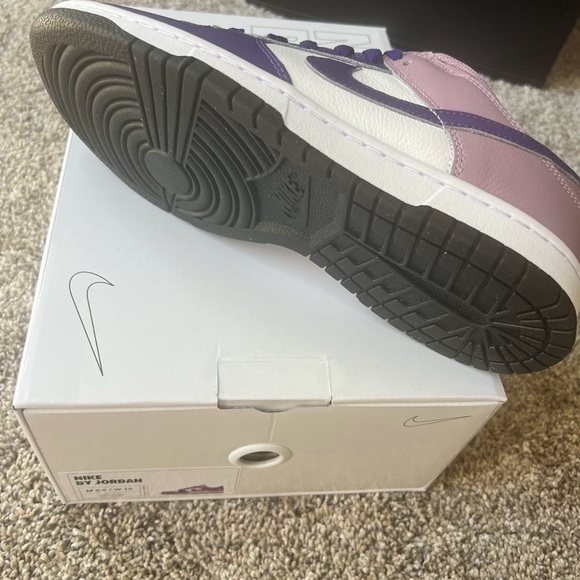 Brand New - Nike Dunks - Picture 3 of 3